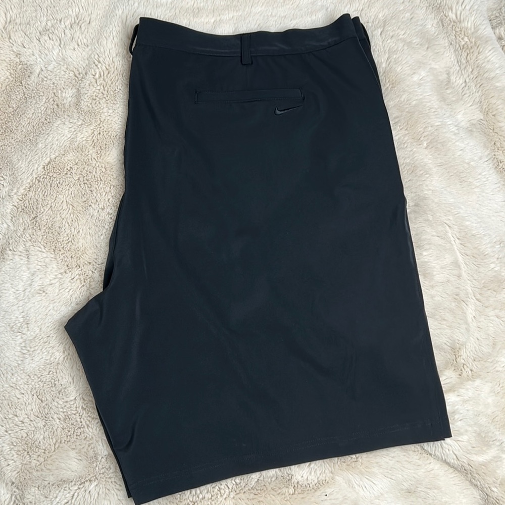 Men’s Nike dri fit black shorts (size 50)
